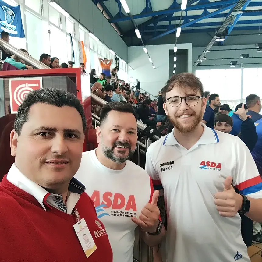 Ivanir acompanhando um grupo em viagem